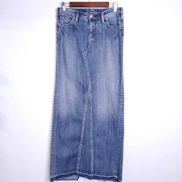 Silver Jeans Dresses & Skirts - Silver Jeans Adele Denim Skirt Womens 26 Long